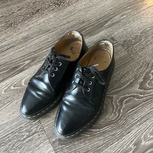 Dr. Martens pointy black shoes (rare find)